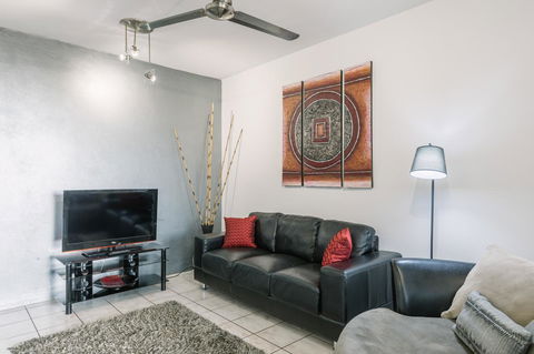 CitySide Apartment - 2 Bedroom With Private Courtyard - Accommodation Mooloolaba 1