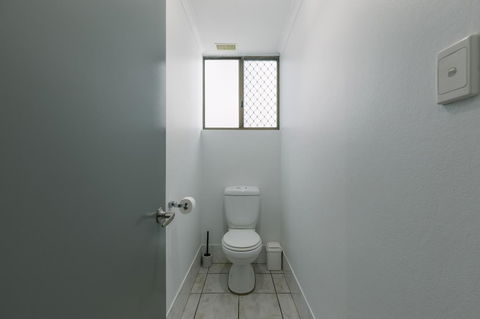 CitySide Apartment - 2 Bedroom With Private Courtyard - Accommodation Mooloolaba 20