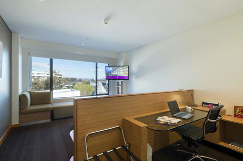 Crowne Plaza Canberra, An IHG Hotel - Accommodation Mooloolaba 15