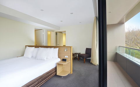 Crowne Plaza Canberra, An IHG Hotel - Accommodation Mooloolaba 13