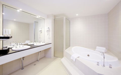 Crowne Plaza Canberra, An IHG Hotel - Accommodation Mooloolaba 20