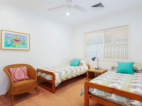 Bonito', 26 Bonito Street - Pet Friendly Housewith Aircon - Accommodation Mooloolaba 3