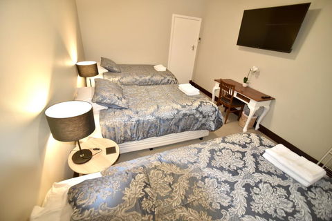 Boucher Manor - Northam. - Accommodation Mooloolaba 1