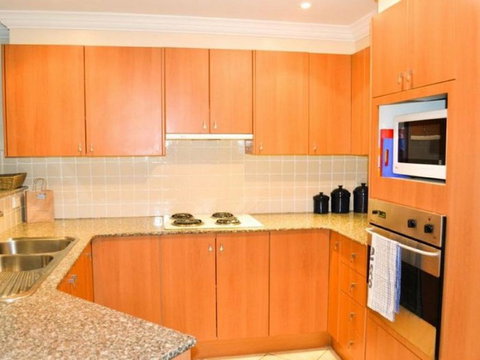 Breakers 1/10 - Accommodation Mooloolaba 2