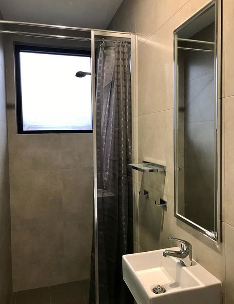 Breeze Lodge - Accommodation Mooloolaba 3