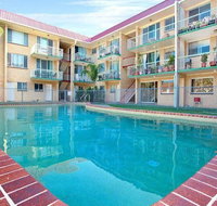 Bribie Beach King bed Unit overlooking pool - Accommodation Mooloolaba