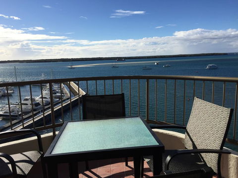 Broadwater Shores Waterfront Apartments - Accommodation Mooloolaba 2