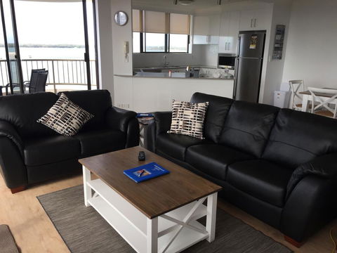 Broadwater Shores Waterfront Apartments - Accommodation Mooloolaba 1
