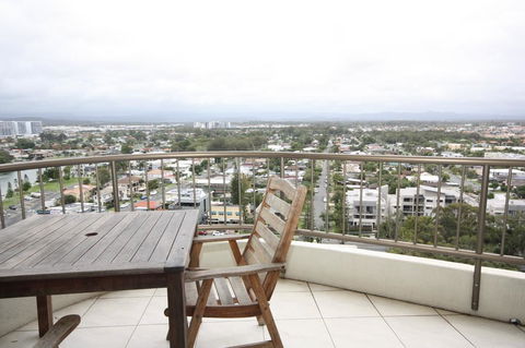 Broadwater Shores Waterfront Apartments - Accommodation Mooloolaba 0