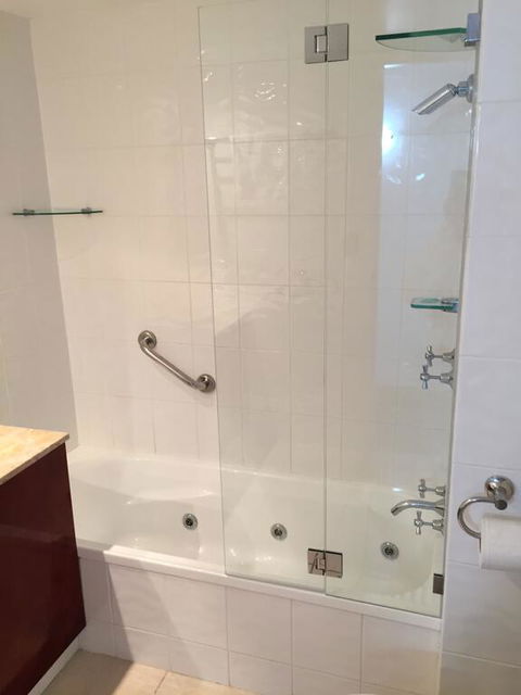 Broadwater Shores Waterfront Apartments - Accommodation Mooloolaba 3
