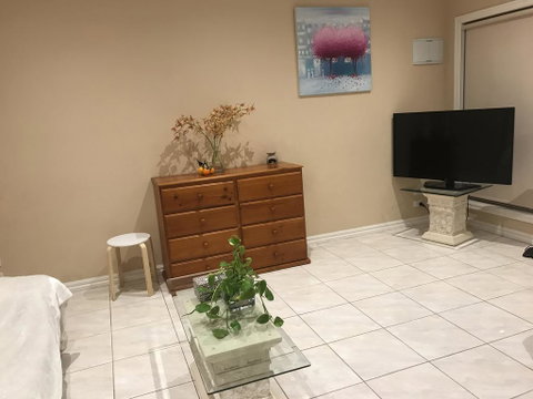 Cairnlea St Albans Townhouse - Accommodation Mooloolaba 0