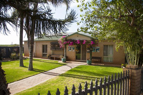 Capricorn Holiday Park - Accommodation Mooloolaba 0