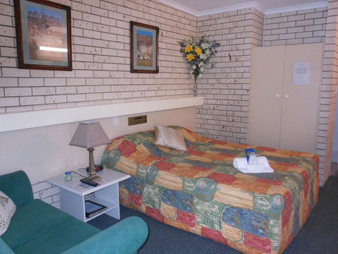 Cara Motel - Accommodation Mooloolaba 3