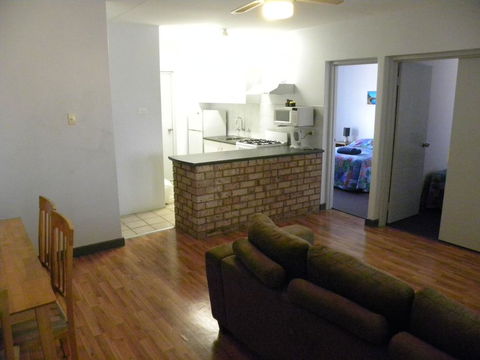 Carnarvon Central Apartments - Accommodation Mooloolaba 2
