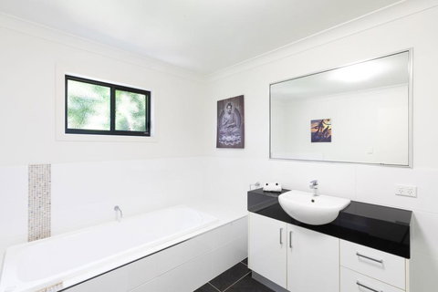 Casa Del Mar- House Of The Sea - Accommodation Mooloolaba 2