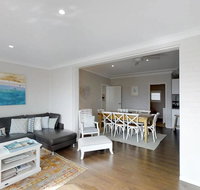 Casa Sorella - beachfront family home - Accommodation Mooloolaba