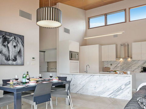 Casa Sul Lago - Quite Simply A Very Special Place - Accommodation Mooloolaba 3