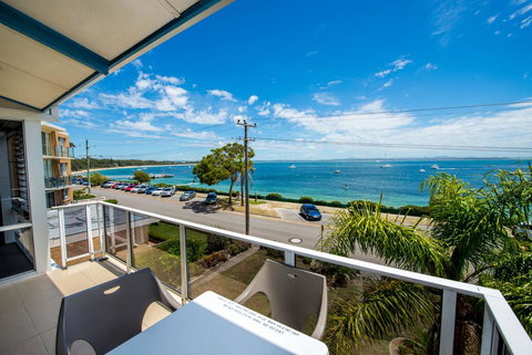 Castaways Unit 8 - Shoal Bay - Accommodation Mooloolaba 0