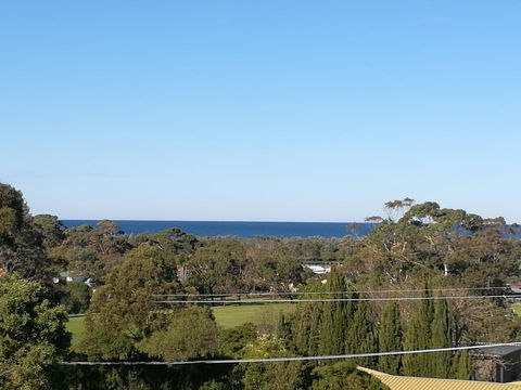 Castle Stay At Lakes Entrance - Accommodation Mooloolaba 1