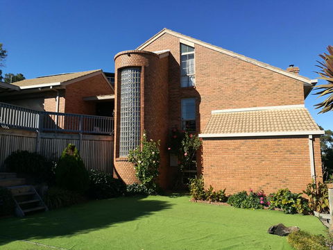 Castle Stay At Lakes Entrance - Accommodation Mooloolaba 0