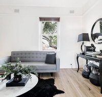 Chic Woollahra Pied--Terre with Parking - Accommodation Mooloolaba