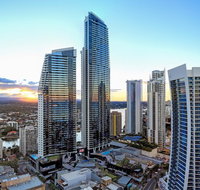 Circle on Cavill - HR Surfers Paradise - Accommodation Mooloolaba