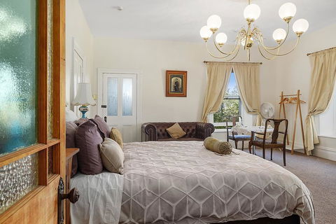 Claremont House - Accommodation Mooloolaba 1