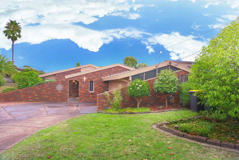 Classic Double Brick Garden House - Accommodation Mooloolaba 0