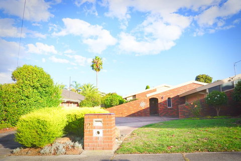 Classic Double Brick Garden House - Accommodation Mooloolaba 1