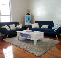 Classic Q'slander Huge Deck Pool Cowboy Stadium - Accommodation Mooloolaba
