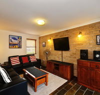 Close To The Main Surf Beach - Accommodation Mooloolaba