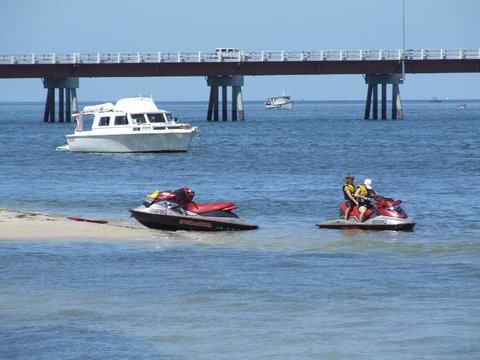 Close To Water, Restaurants And Clubs, Toorbul St, Bongaree - Accommodation Mooloolaba 2