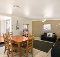 Close to Water Restaurants and Clubs Toorbul St Bongaree - Accommodation Mooloolaba
