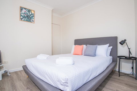 Convenient 2bed Rockdale APT Next To Station&Beach - Accommodation Mooloolaba 2