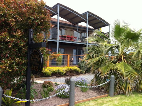 Corinella On The Esplanade Bed & Breakfast - Accommodation Mooloolaba 0