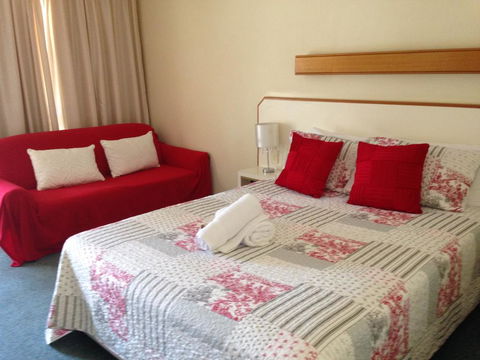 Country Rose Motel Warwick - Accommodation Mooloolaba 3