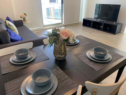 Cozy & Brand New Apt In The Heart Of Western - Accommodation Mooloolaba 3