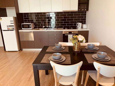 Cozy & Brand New Apt In The Heart Of Western - Accommodation Mooloolaba 2
