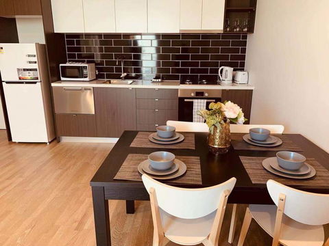 Cozy & Brand New Apt In The Heart Of Western - Accommodation Mooloolaba 0