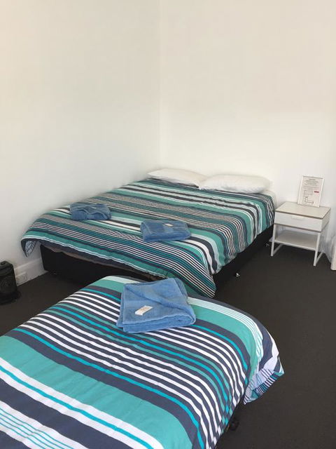 Crown Inn Hotel - Accommodation Mooloolaba 0