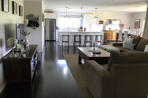 Culzean - Accommodation Mooloolaba 0