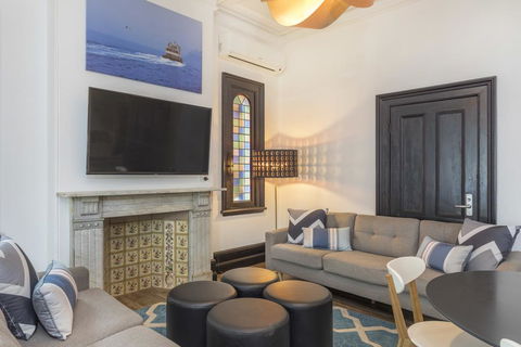 Dalziel Lodge - Accommodation Mooloolaba 1