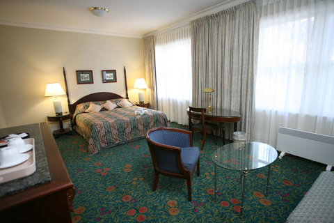 Darcy's Hotel - Accommodation Mooloolaba 1