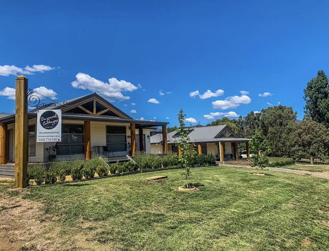 Daysend Cottages - Accommodation Mooloolaba 0