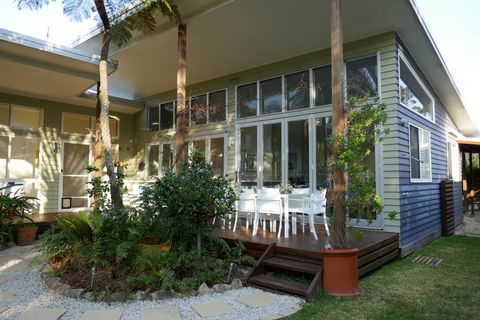 Deepdene - Accommodation Mooloolaba 1