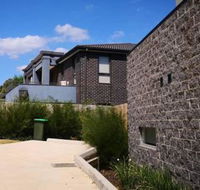 Delicate and Peaceful Bundoora Townhouse 11 - Accommodation Mooloolaba