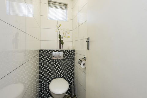 Derby 74 - Accommodation Mooloolaba 2