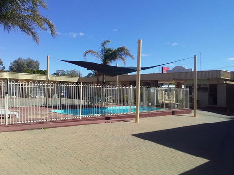 Desert Sand Motor Inn - Accommodation Mooloolaba 2