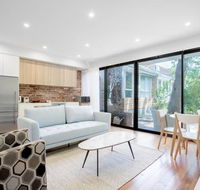 Designer Taste 2BR TownhouseHawthorn - Accommodation Mooloolaba