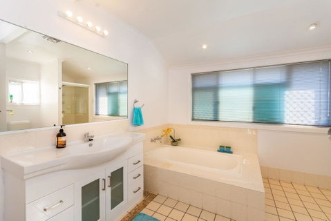 Dog Lovers Retreat - Accommodation Mooloolaba 3